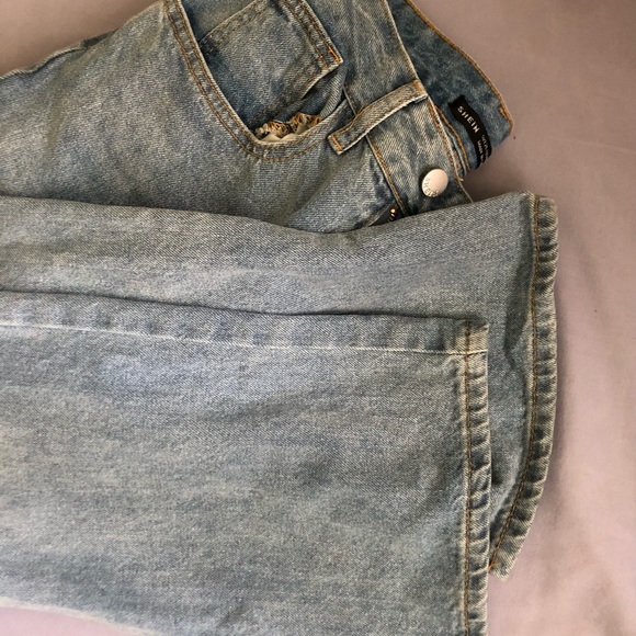 Flared Jeans. - Picture 3 of 3